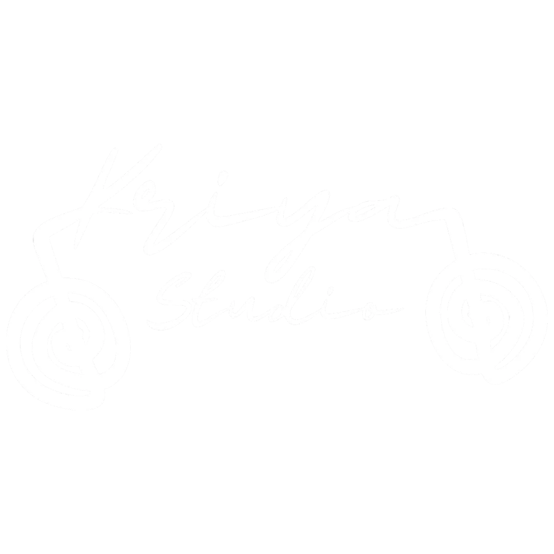 Logo bianco di Kriya Studio: Fashion Consultancy per lo sviluppo di prodotti di moda.